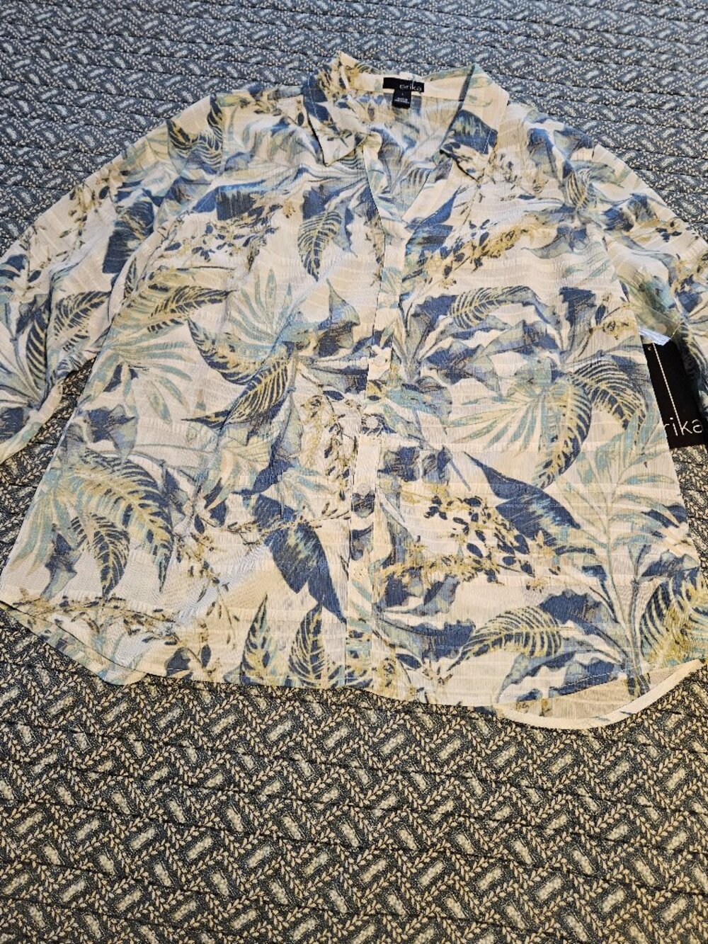 womens 3/4 sleeve button down blouse